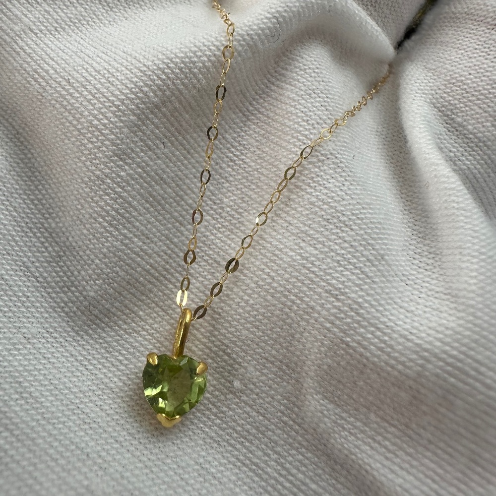 Peridot Necklace in 18K Yellow Gold Chain